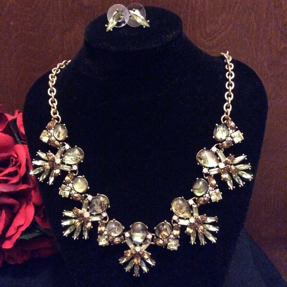 Statement Necklace & earring set - Picture 1 of 5